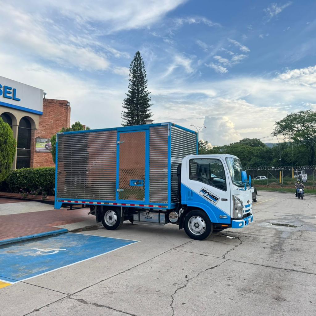 CHEVROLET NLR 700P RWD TD 4X2 ABS MT FURGON 2024 MYY468 - Estrenando Carro